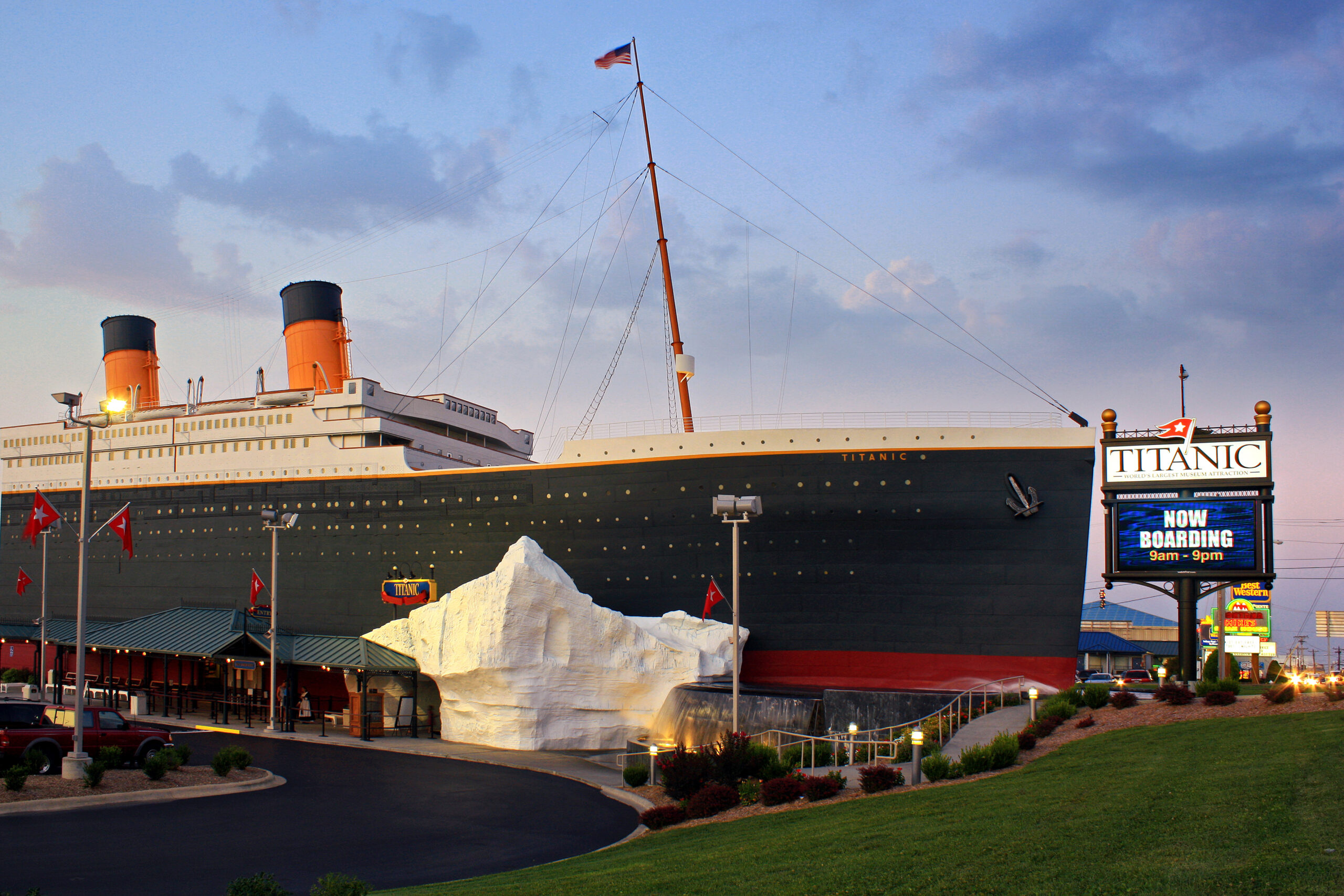 230723 Titanic Exterior Erance NOP - Branson Titanic Museum: An exciting, immersive adventure
