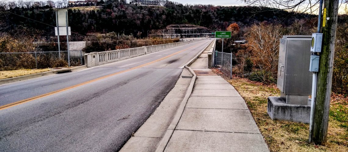 Looking south accross Lake Taneycomo (White River) Bridge from Hensley Sreet in Branson.